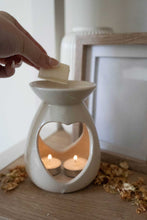 Load image into Gallery viewer, Lavender &amp; Chamomile Wax Melt